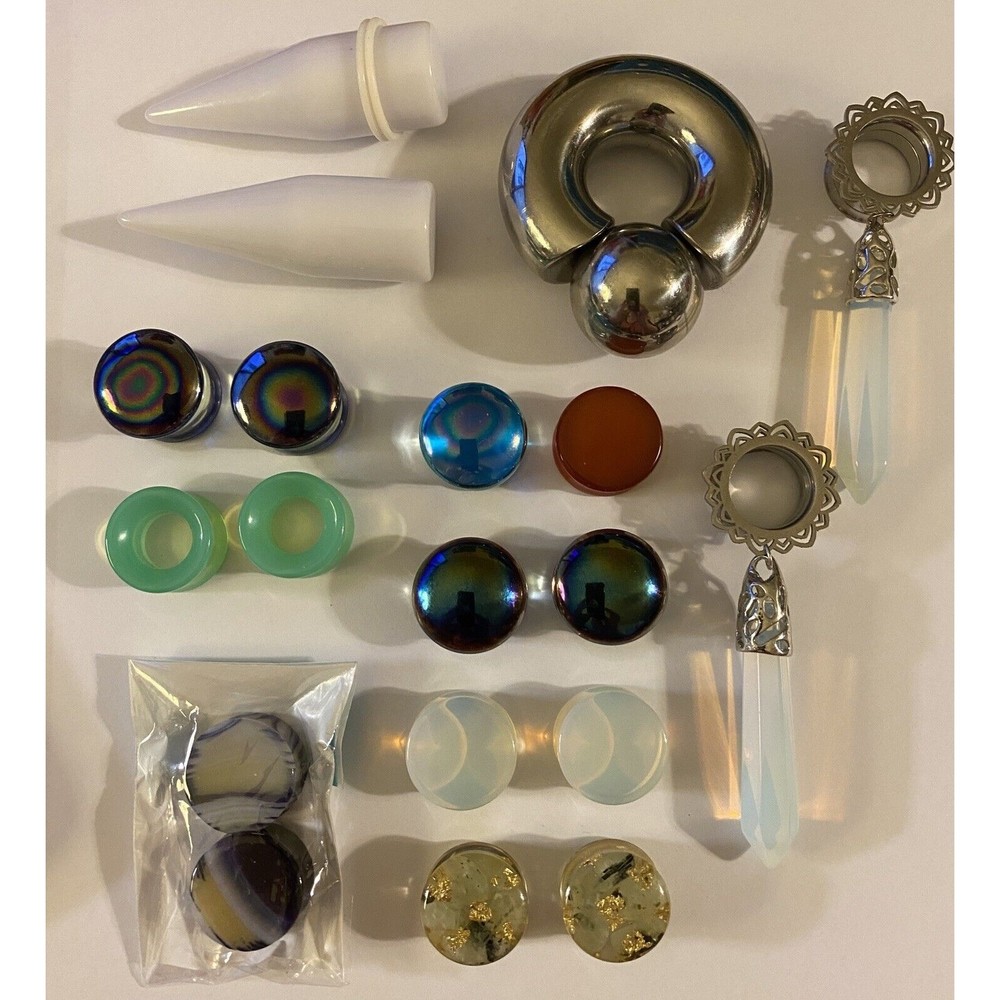 Mixed Lot of 3/4 Gauge Earrings 8 Pairs 3 Singles Plugs Dangles Tapers